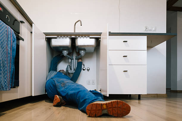 Professional Emergency Plumber technician working in Rhodesdale, MD
